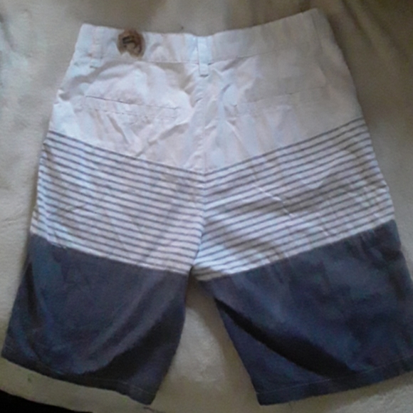 Boys size 12 Distortion shorts - Picture 3 of 4